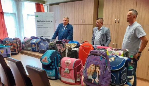 Megháromszorozódott a felajánlások száma a Mirehu iskolatáska programjában